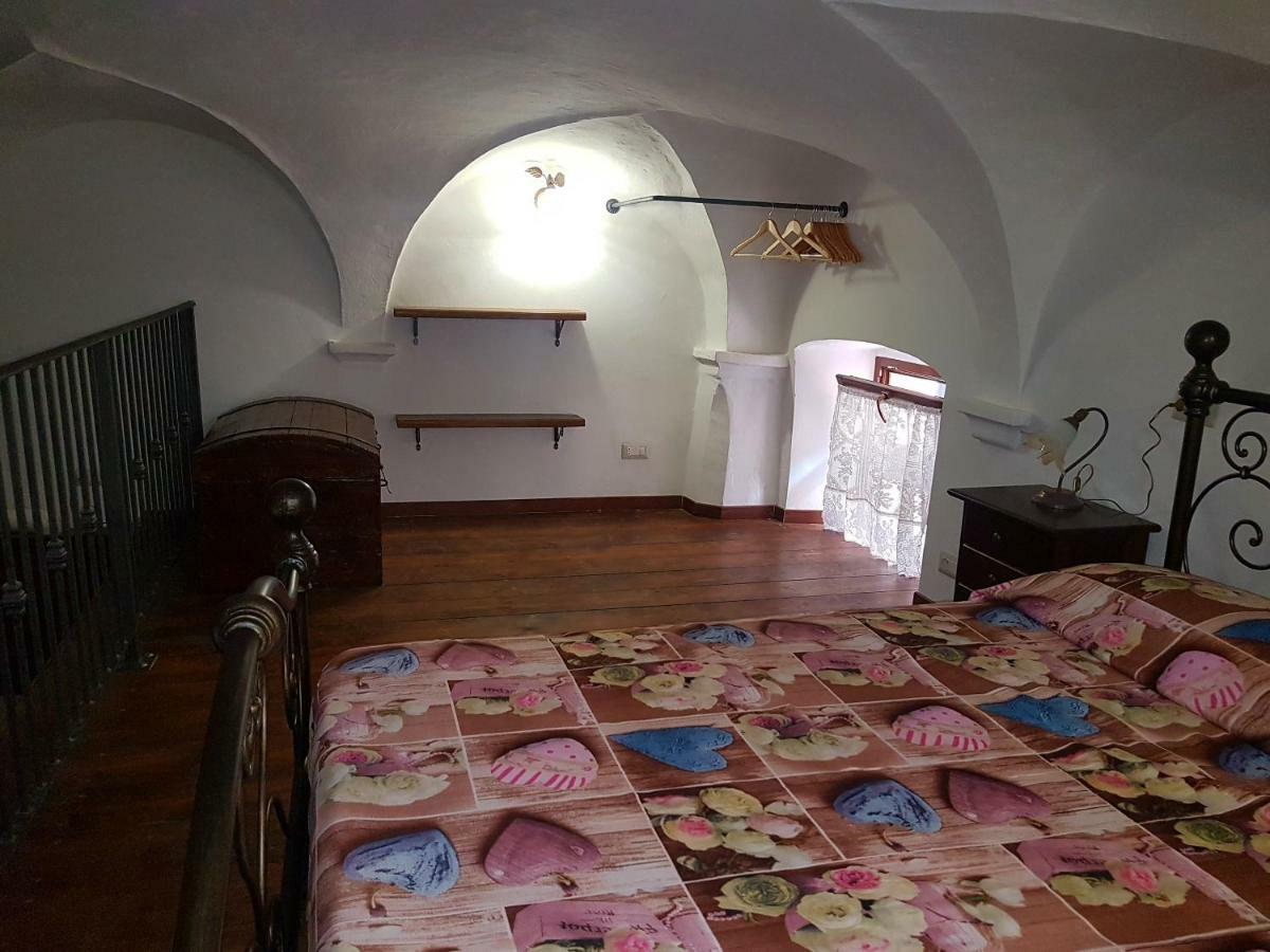 Twins' Historical Apartment Треви Екстериор снимка